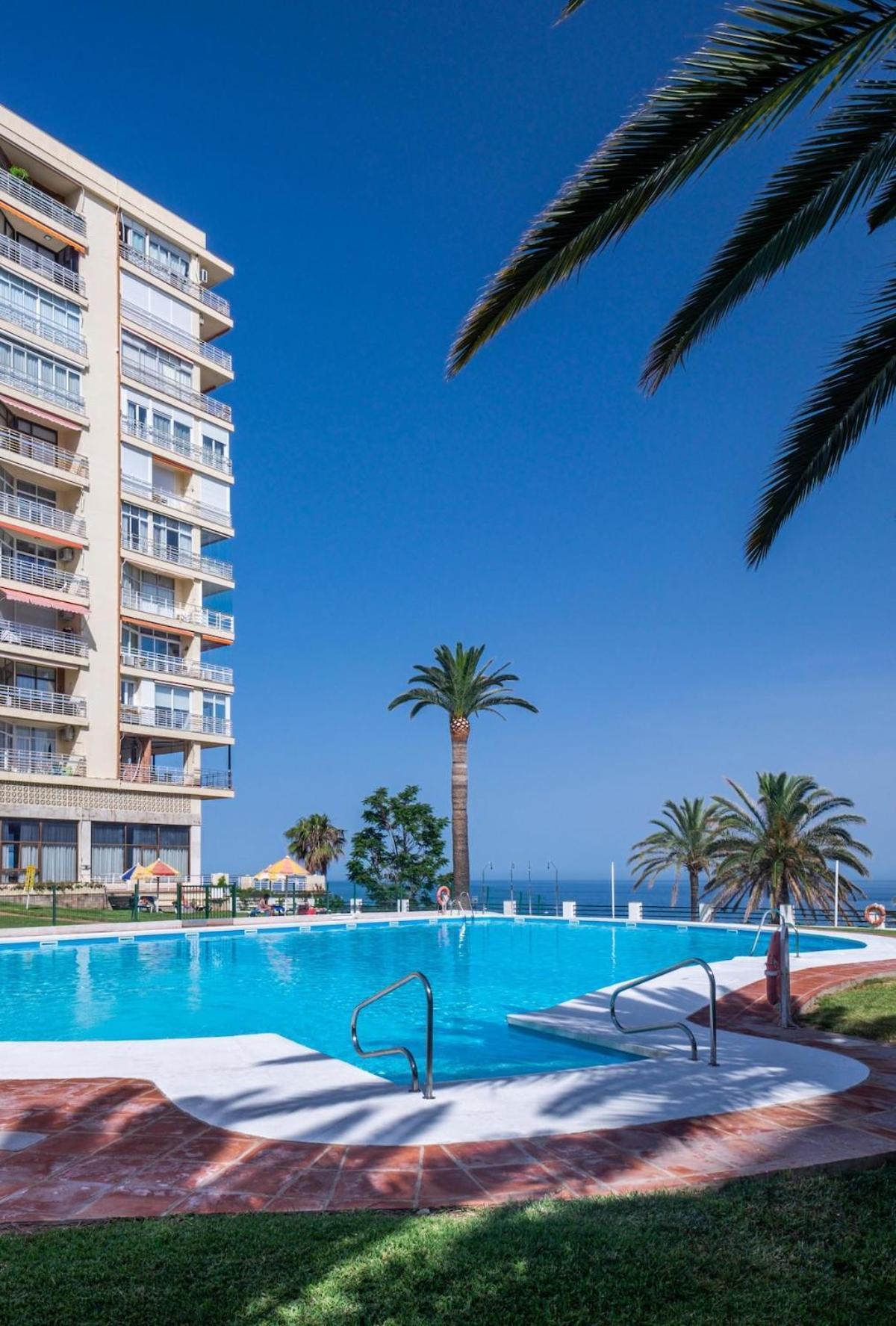 ¡Magnificas Vistas Al Mar! Piscina Y Wifi Gratis Apartment Torremolinos Luaran gambar